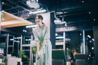 ゴルフレッスンは初心者の女性にこそおすすめ！選び方やメリットは？