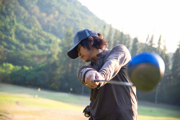 ゴルフは目線で決まる プロはボールを見ないって本当