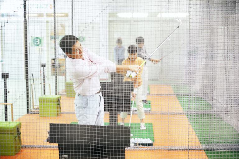 ゴルフの打ちっぱなしの建設費はいくらですか？