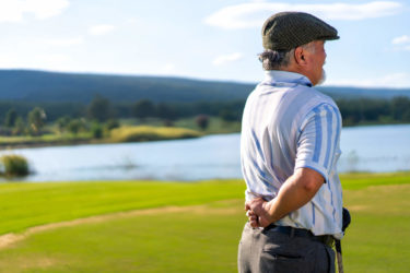 ゴルフの腰痛はストレッチで治る？右側と左側で痛みの原因は違う？