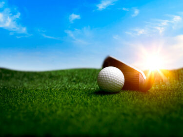 ゴルフのボールスピードと飛距離の関係は？初速が影響する？