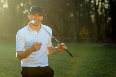 ゴルフの脱力について解説。コツや脱力できないときの対処法も紹介